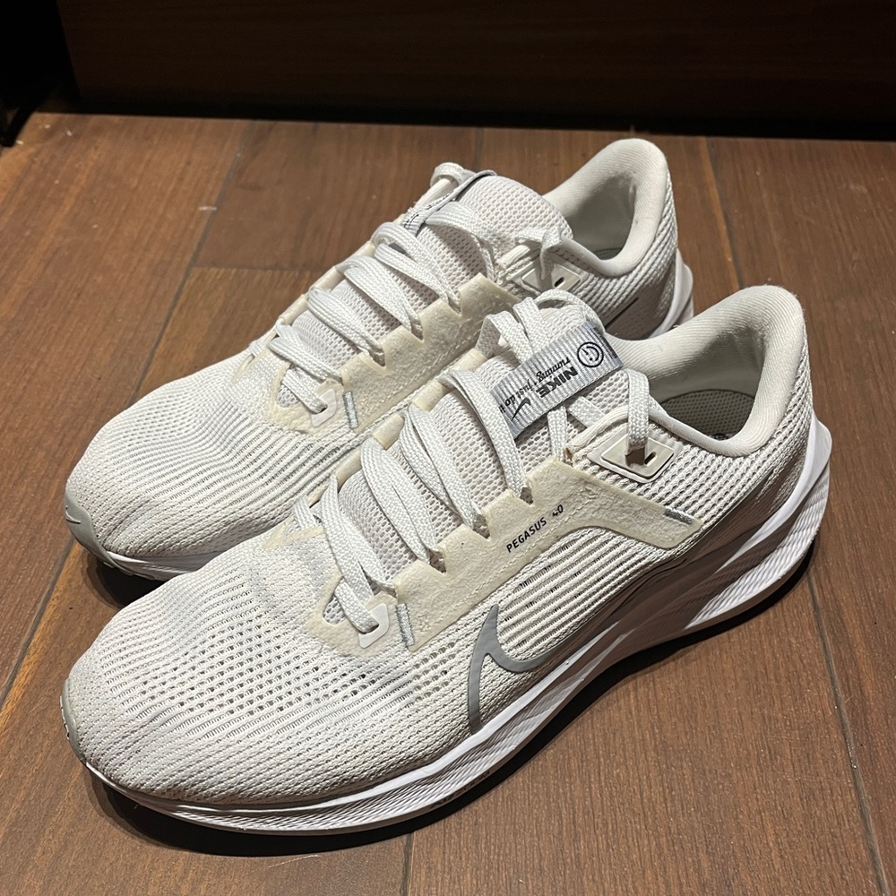 Nike Pegasus 40, men’s running shoes size 10.5